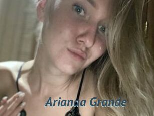Arianaa_Grande