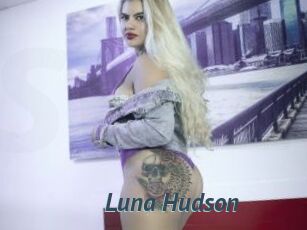Luna_Hudson