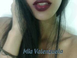 Mia_Valenzuela
