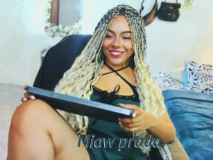 Miaw_prada